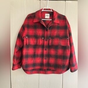 Zara Shirt Jacket Shacket Womens Medium Red Black Plaid Button Front